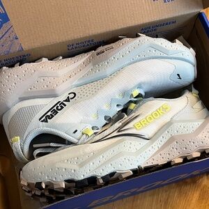 Brooks Women’s Caldera 8 Trail Running Shoes in Light Blue with Yellow Size 7